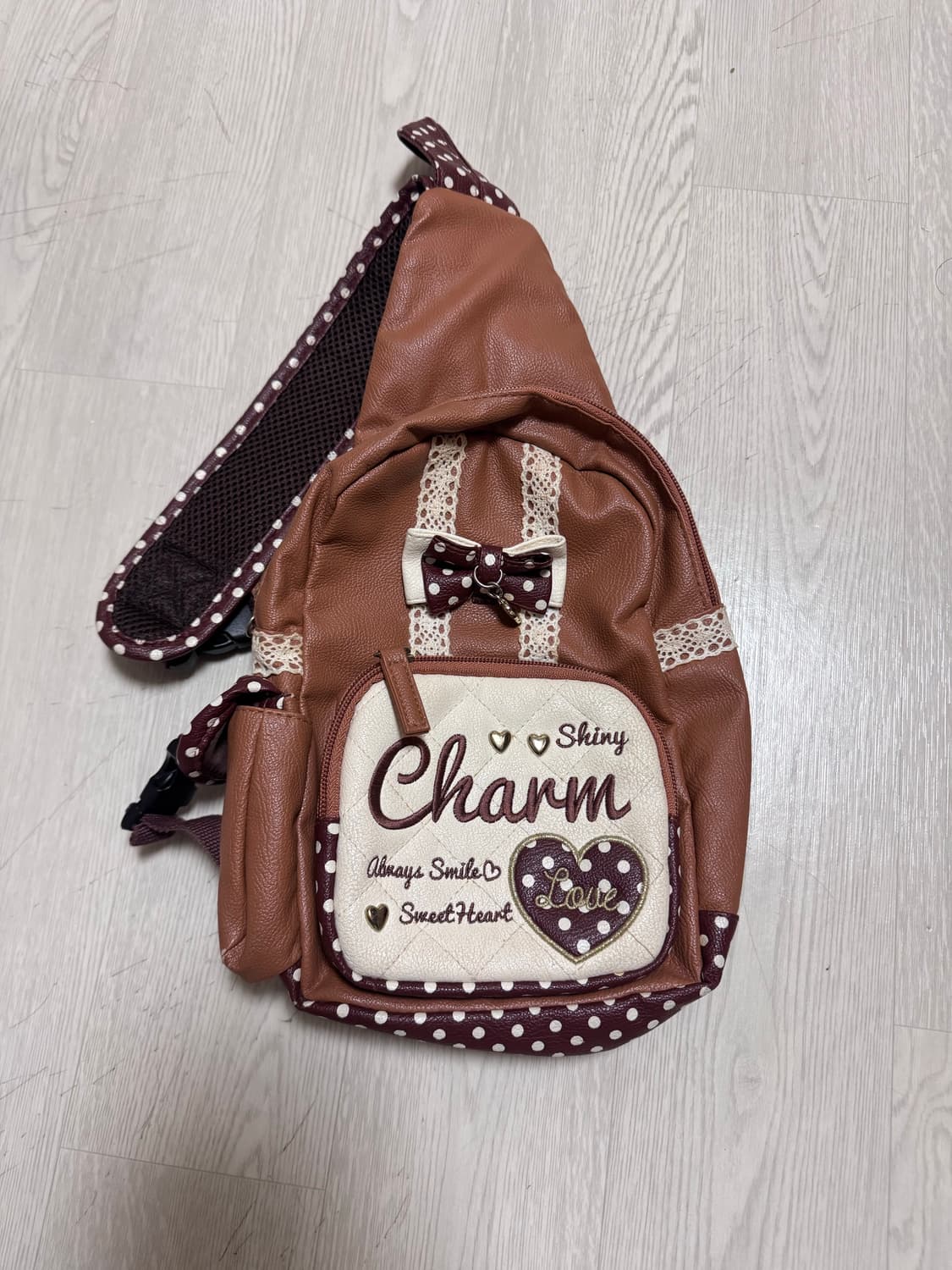 급전) 모리걸 모리가방 모리백 charm 라떼갸루 브라운 슬링백 상품이미지1