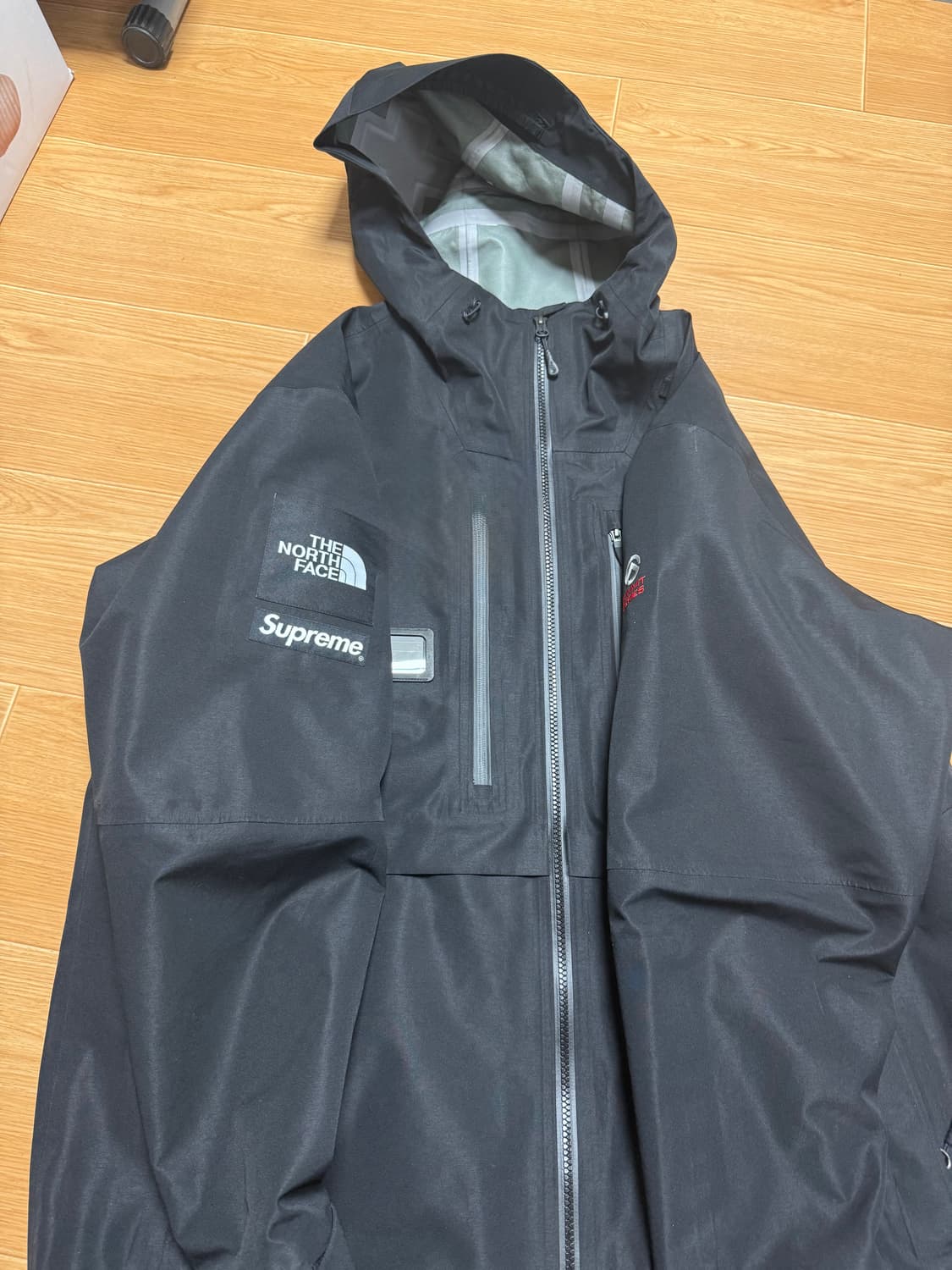 XL 슈프림 노스페이스 서밋 시리즈 마운틴 자켓 상품이미지1