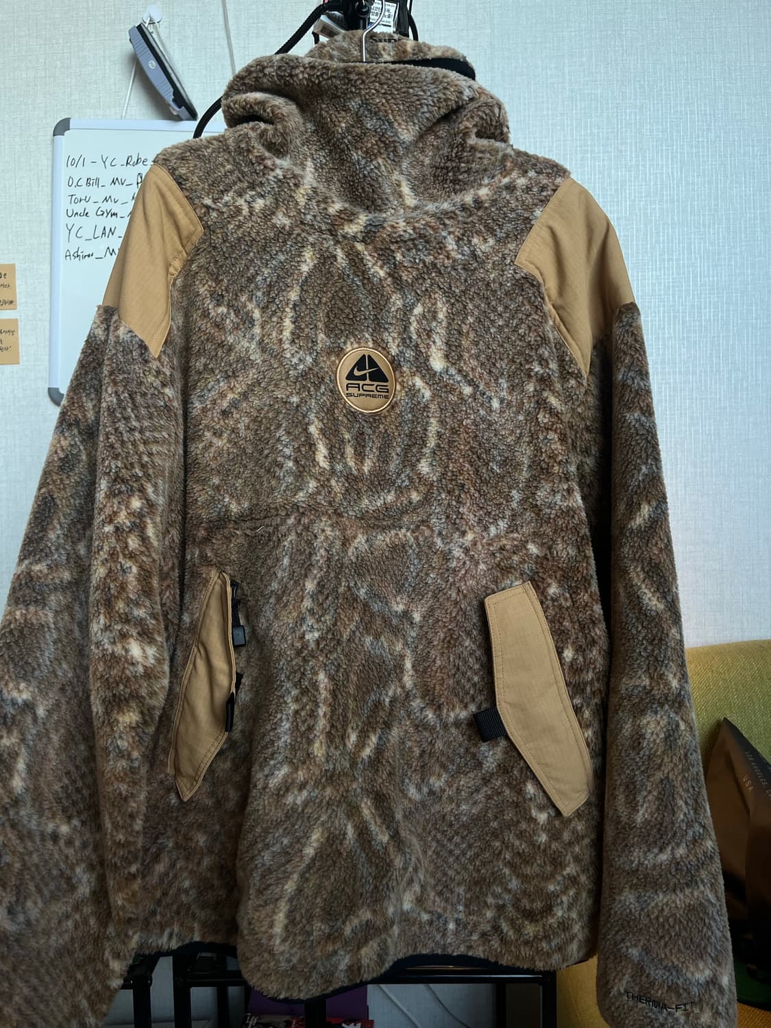 슈프림 x 나이키 ACG 플리스 풀오버 골드 스네이크스킨 - 22FW 상품이미지1