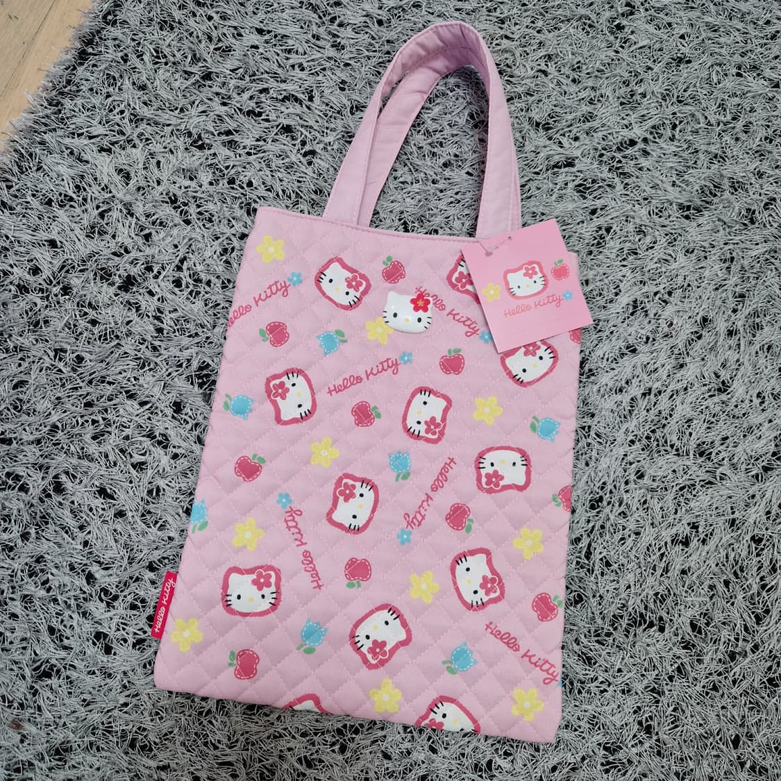 헬로키티 한정판 모두의 퀼트 가방 팝니다 상품이미지3