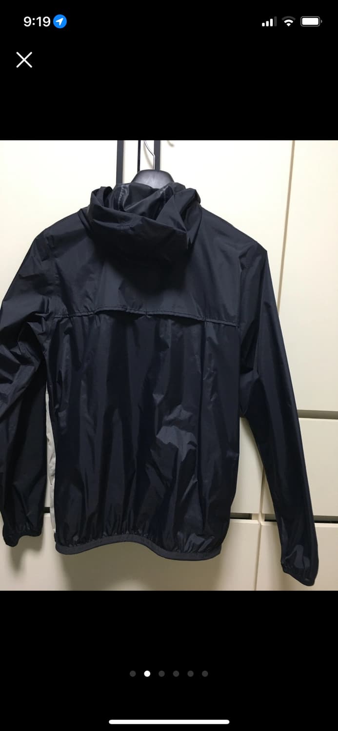 꼼데가르송 x kway콜라보 바람막이 판매합니다 상품이미지2