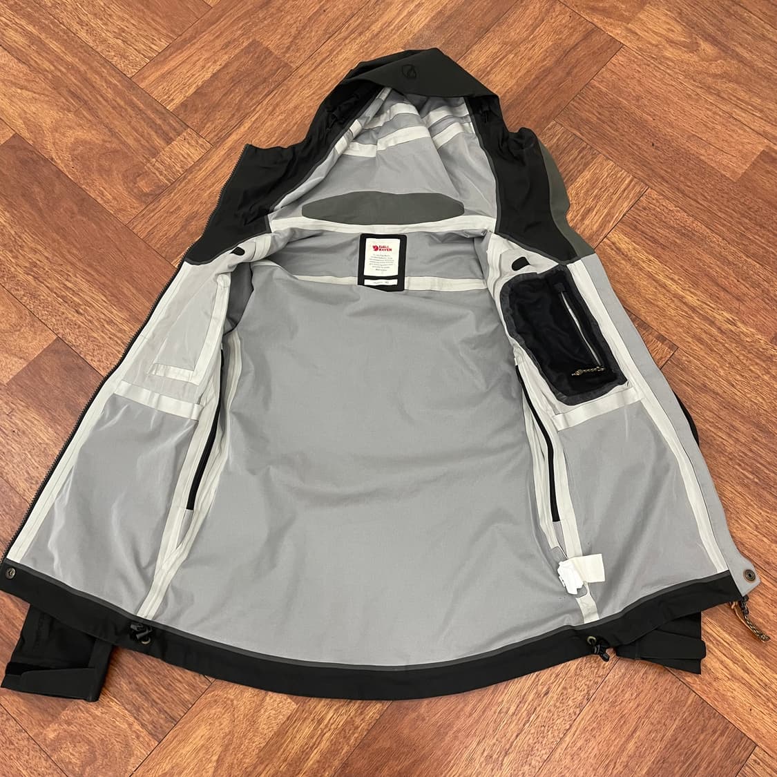 여성 피엘라벤 캡 에코 쉘 자켓  상품이미지4