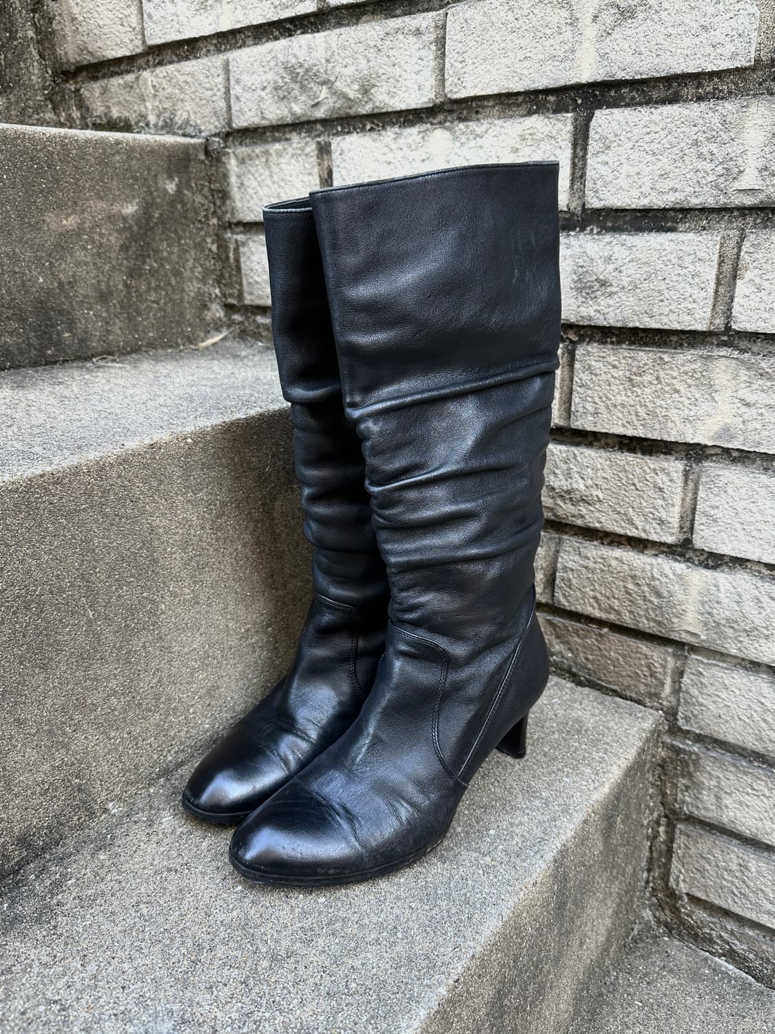 Black shirring mid heel leather boots 상품이미지1