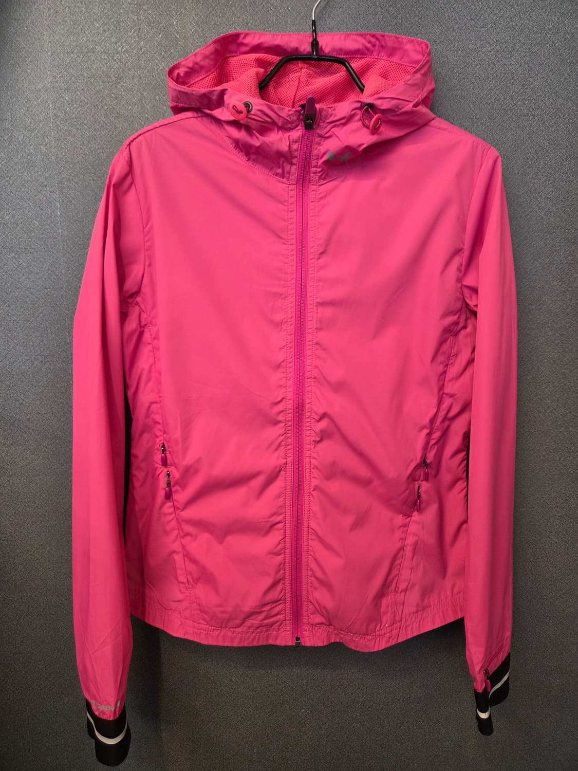 언더아머 바람막이집업 상품이미지1