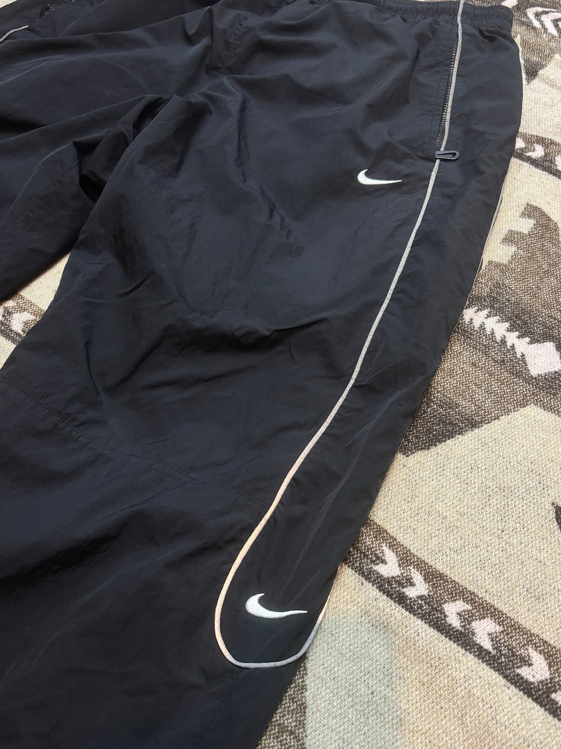 나이키 솔로 스우시 트랙 팬츠 상품이미지4