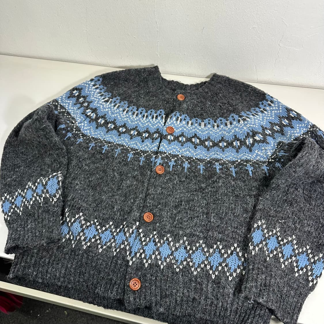 우먼OS 빈티지 챠콜 오버핏 아가일 U넥가디건 상품이미지2