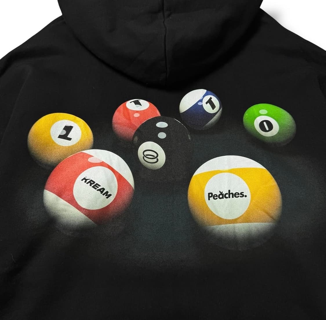 피치스 크림 로또 후디 블랙 에잇볼 상품이미지2