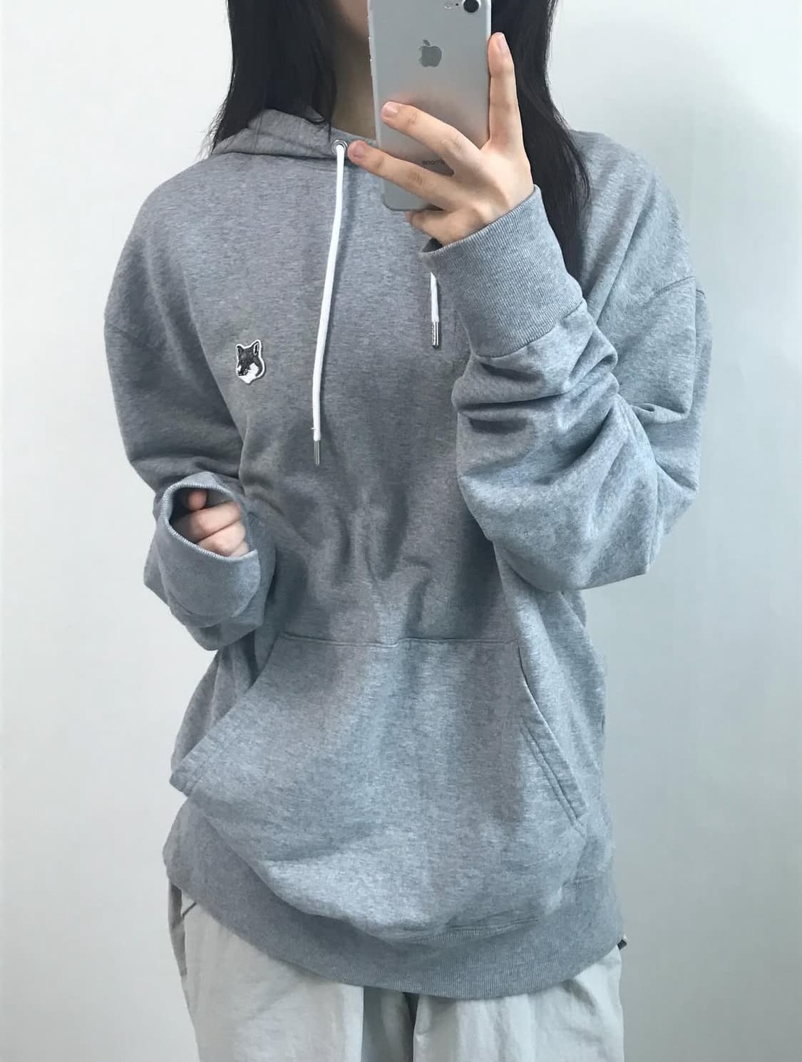 MaisonKitsune 메종키츠네 그레이 폭스패치 후드티 상품이미지1
