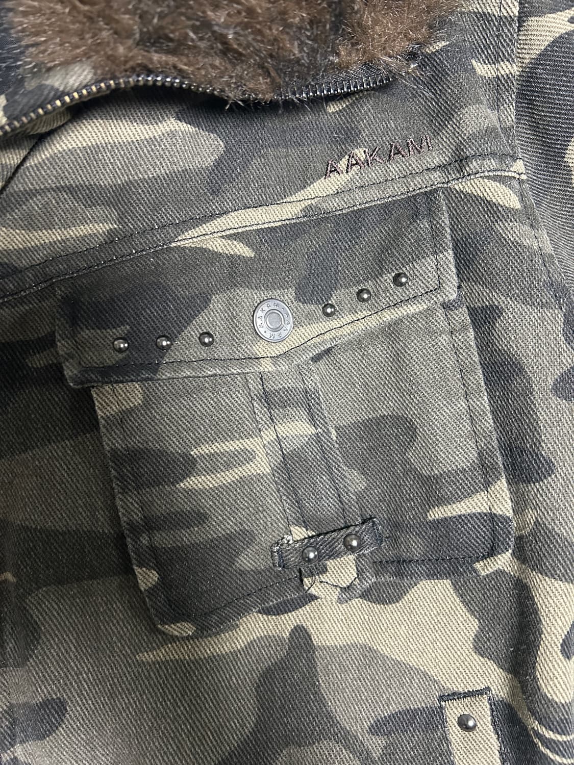 아캄 Studded 하이넥 카모 퍼 자켓 상품이미지4