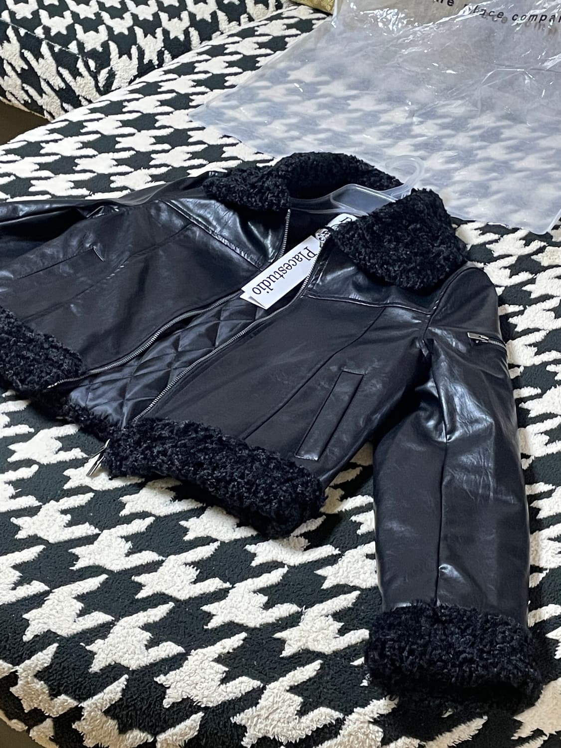 (완전새제품)플레이스스튜디오 우먼 숏레더무스탕 상품이미지3