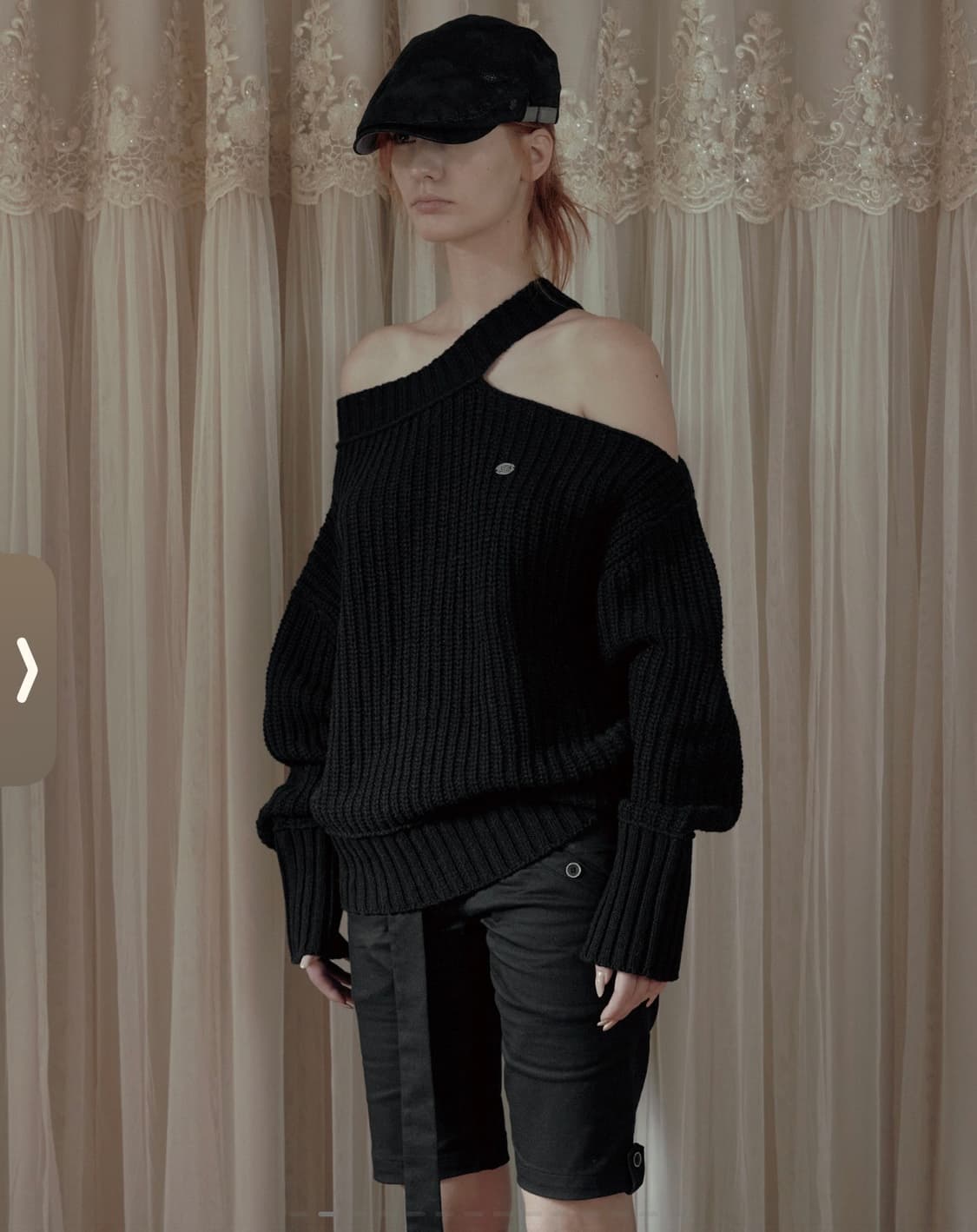 보헤미안서울 neck cut - out loose fit knit 상품이미지2