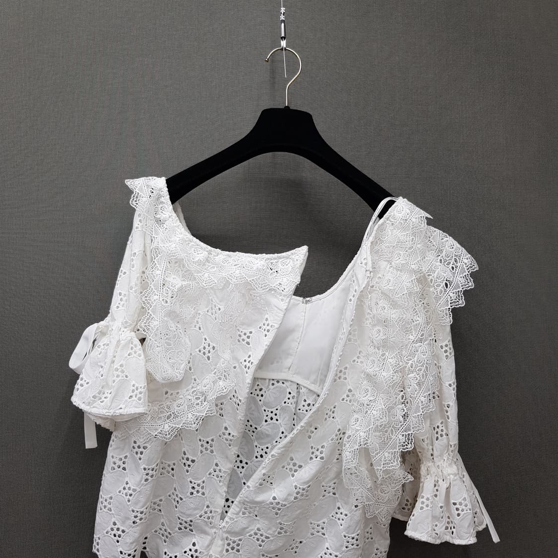 셀프포트레이트 레이스 브로더리 앙글레즈 블라우스 6사이즈 상품이미지5