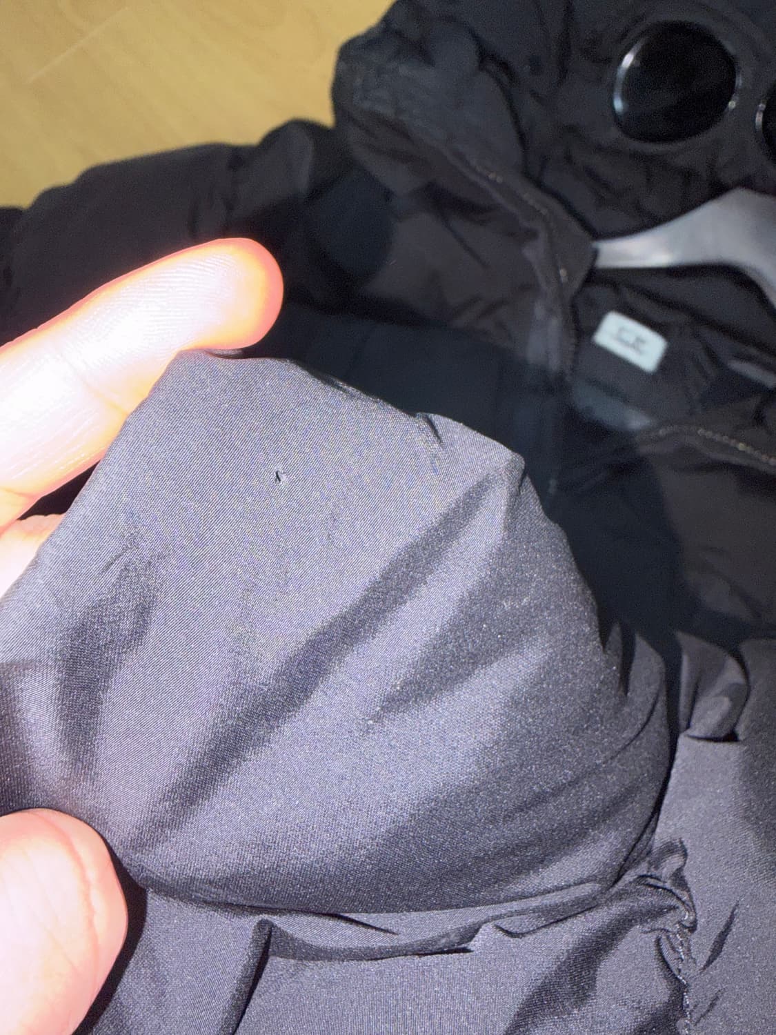 Cp컴퍼니 나일론 고글 패딩 100 상품이미지9