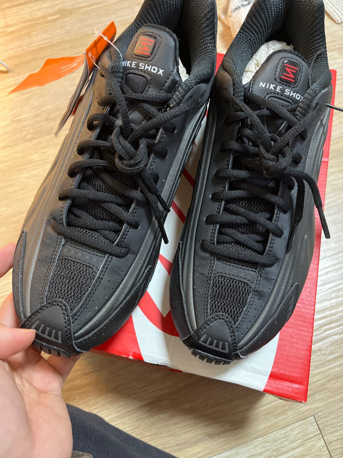 나이키 샥스 R4 블랙 브라이트크림슨(275) 상품이미지3