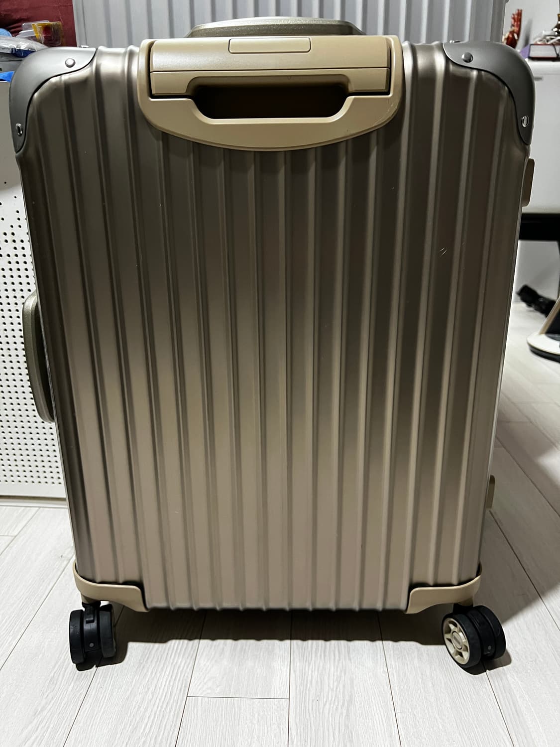 Rimowa 리모와 토파스 티타늄 캐빈 구형 56사이즈 상품이미지3
