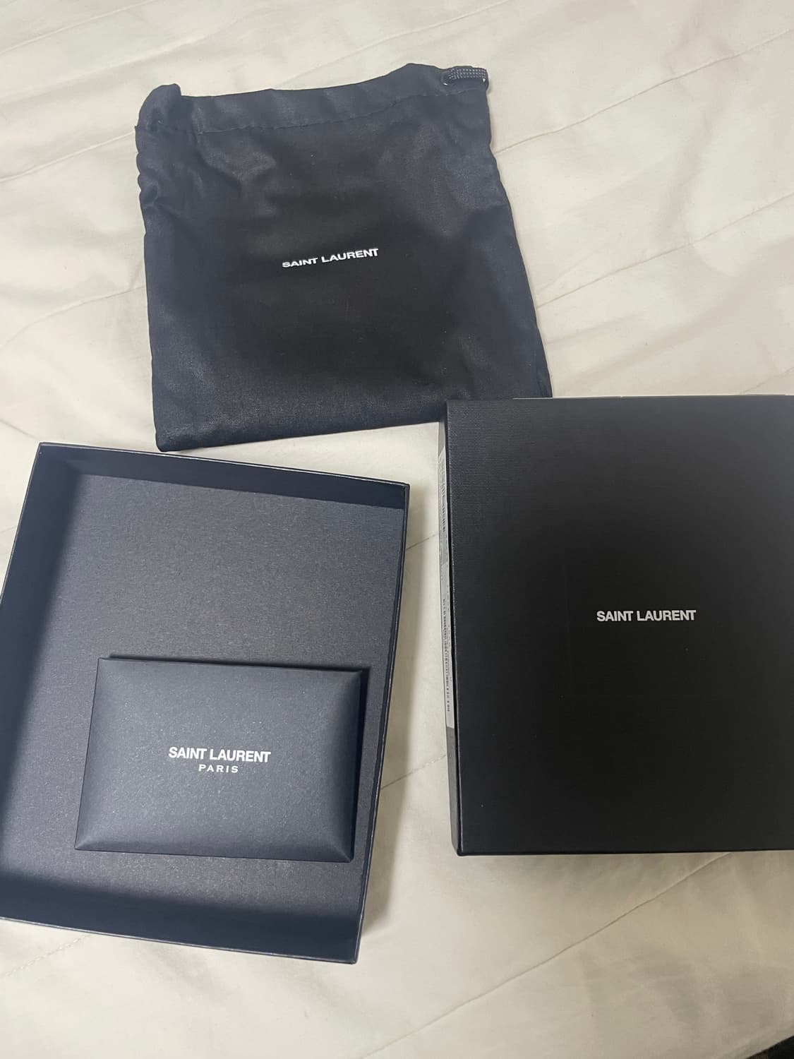 생로랑 매트 레더 타이니 카산드라 이스트/웨스트 지갑 블랙 상품이미지6