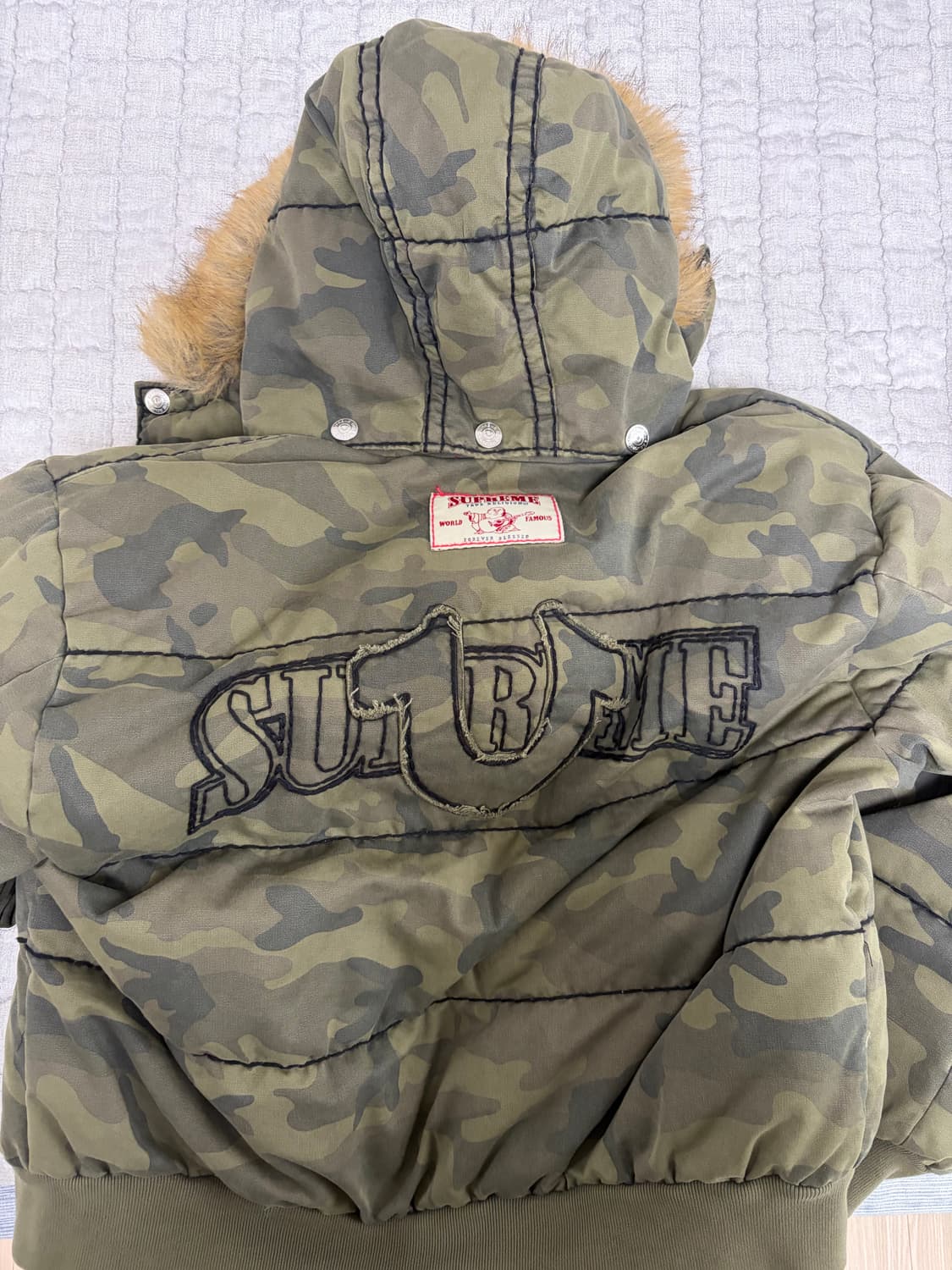 슈프림 트루릴리전 패딩 상품이미지3