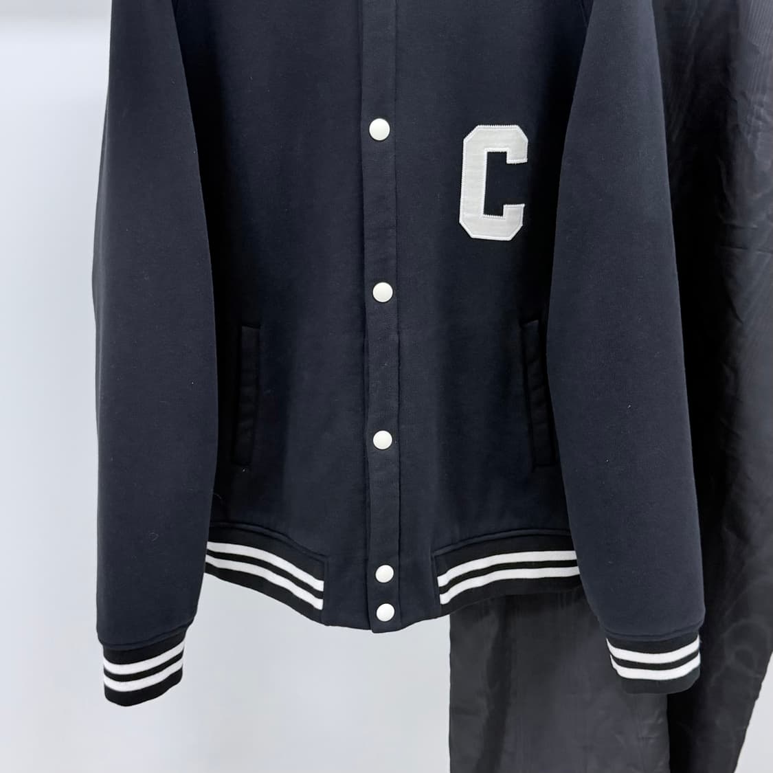 [S+급/M] 셀린느 테디 바시티 봄버 자켓 블랙 상품이미지4