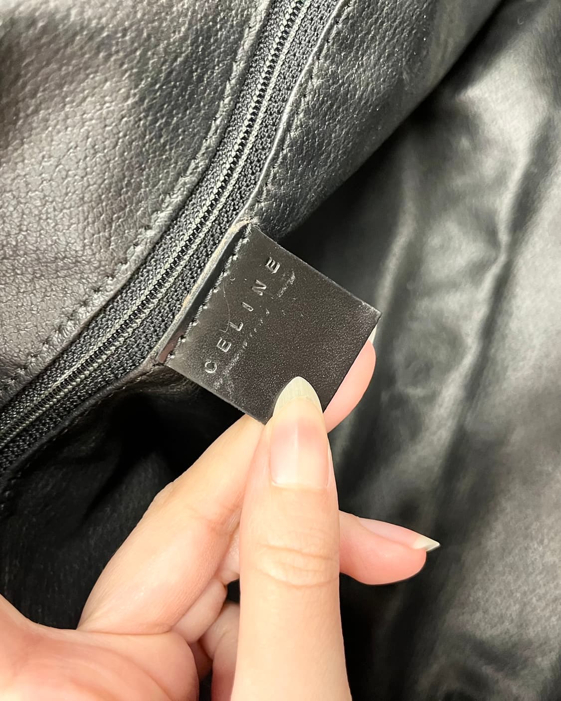 셀린느 블랙 마카담 패턴 핸드백 상품이미지7