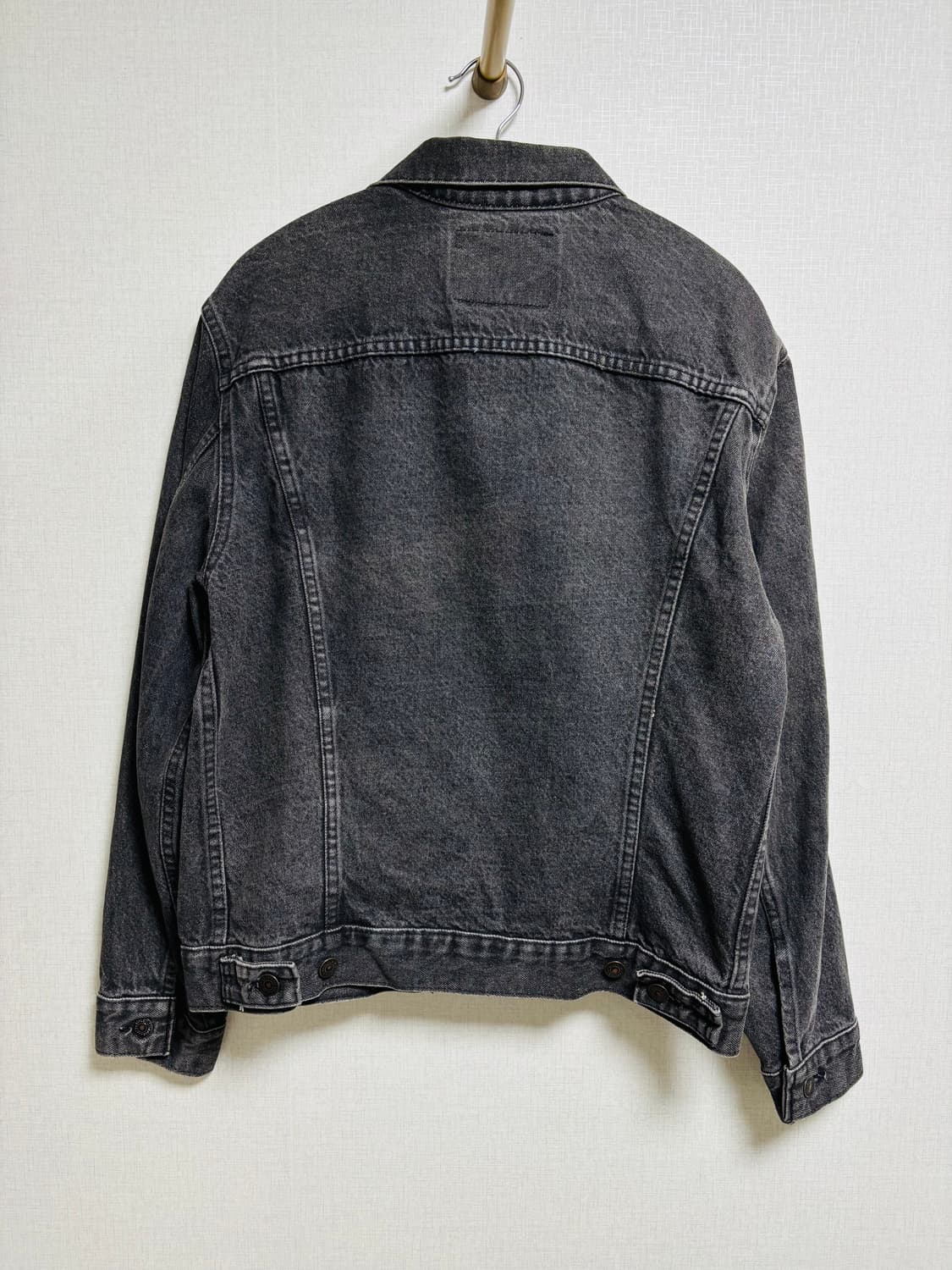 80s-90s 리바이스 블랙 워시드 데님 자켓 L 상품이미지3