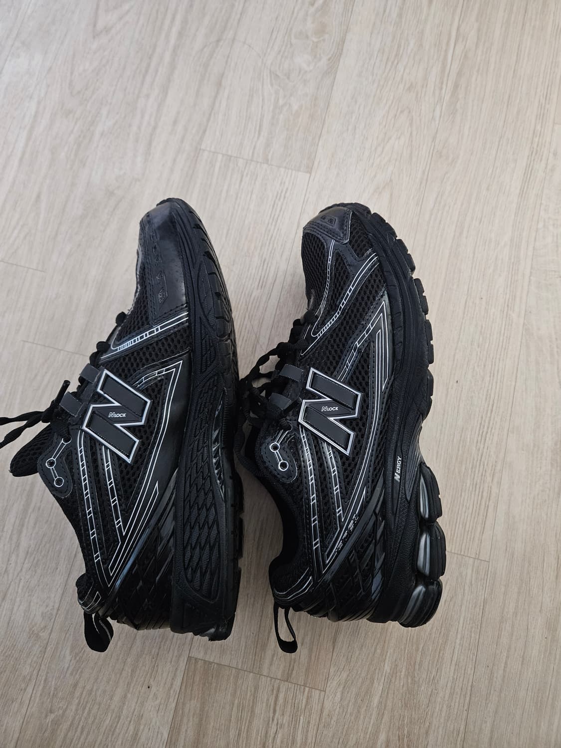 뉴발란스 1906R 블랙 270  상품이미지2