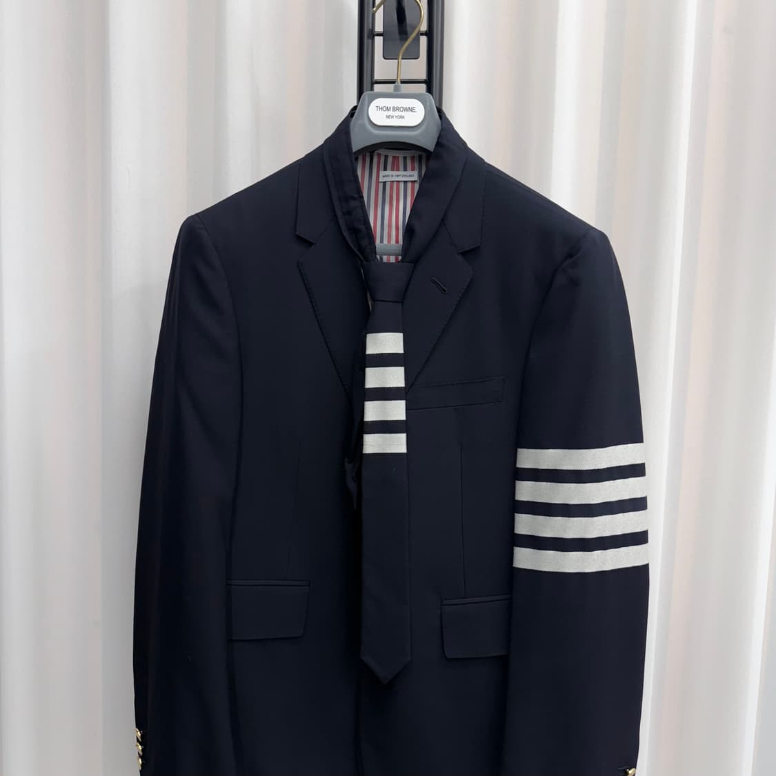 [상의 2, 하의 1] 톰브라운 사선완장 수트 셋업 + 넥타이 상품이미지2