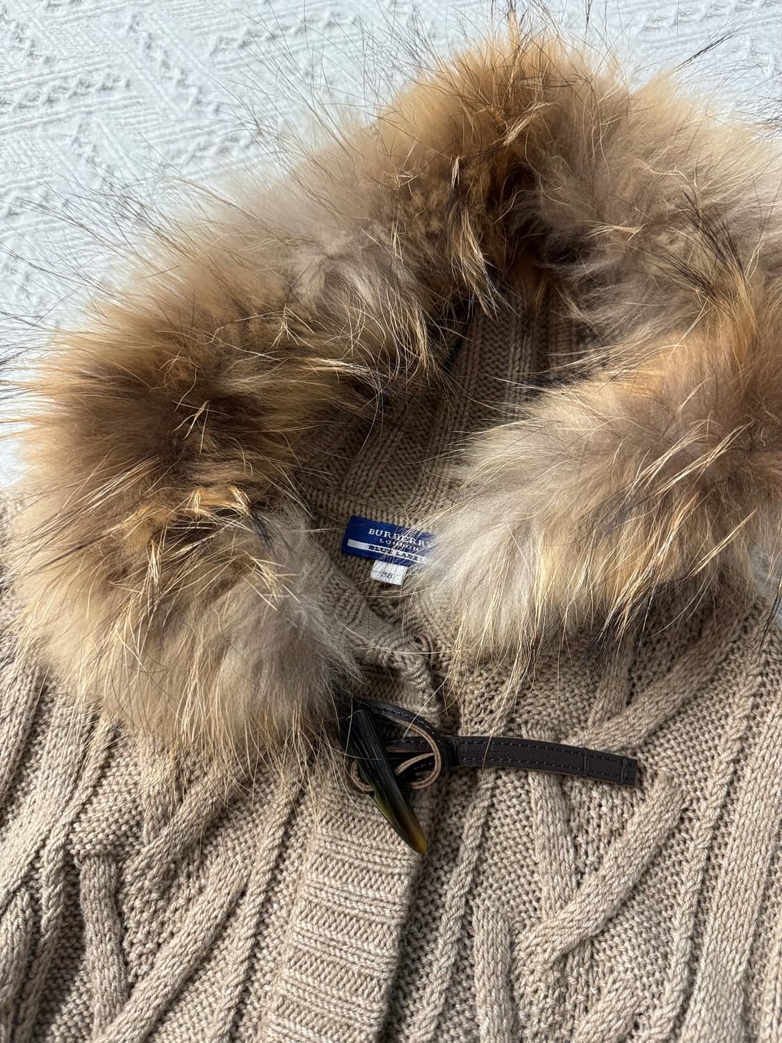 버버리 퍼 트리밍 후디드 토글 버튼 가디건 상품이미지6