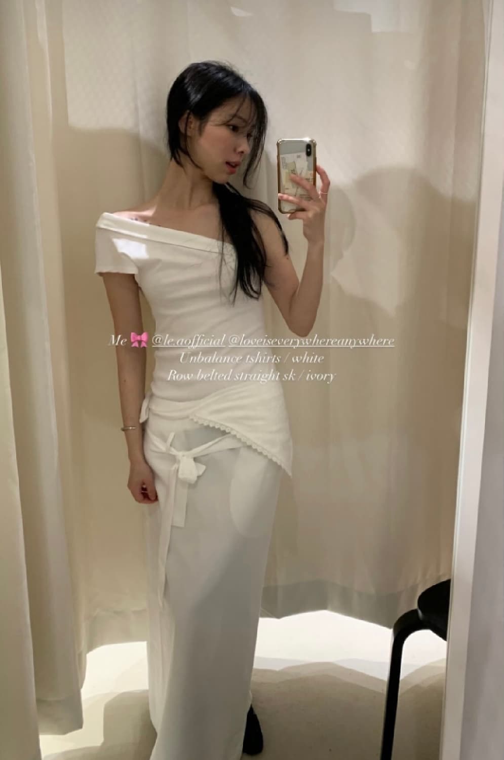 [한정새상품]르에 lea 팝업 한정 하프 오프숄더 티셔츠 상품이미지1