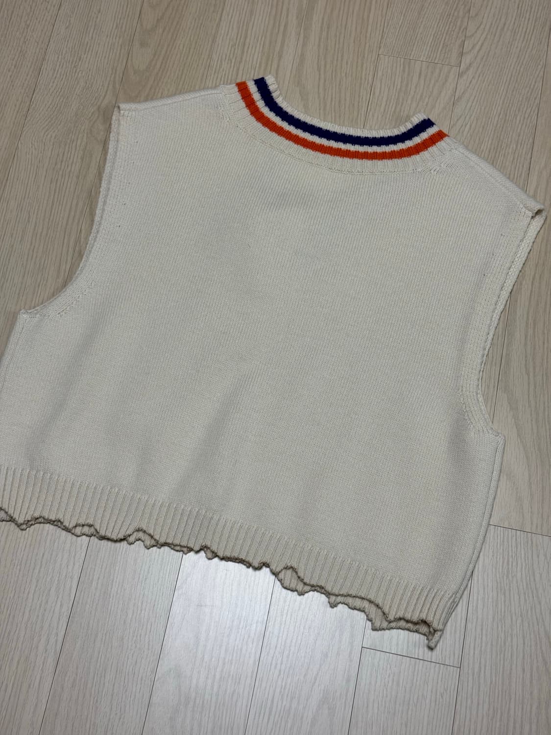 아더에러 아이보리 니트 조끼 상품이미지3