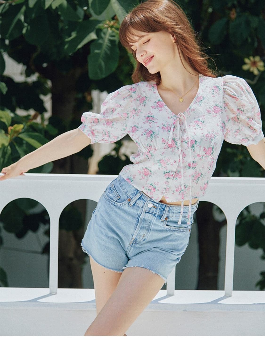 벰버 브이넥 퍼프 블라우스 상품이미지3