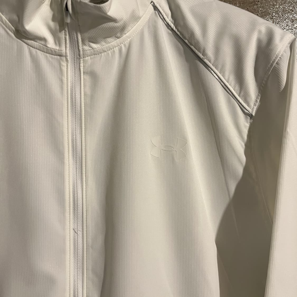 언더아머 바람막이 자켓 상품이미지2