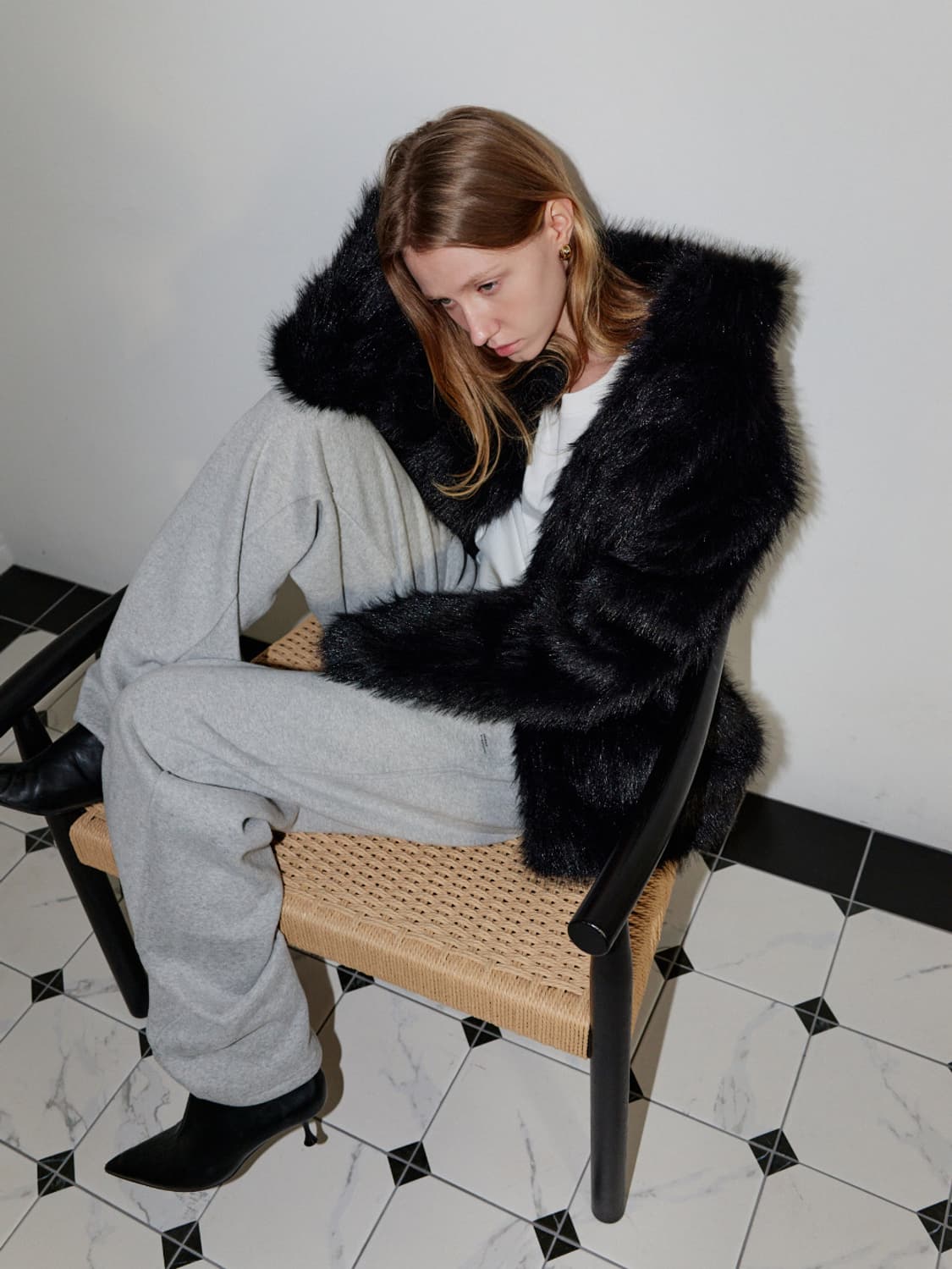 언더스탠딩 장모 무스탕 블랙 (Oversized fur jacket) 상품이미지5