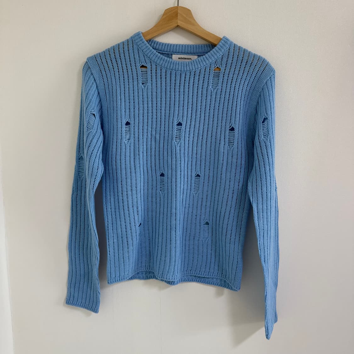 모어먼트 데미지 브레이드 니트 블루 상품이미지4