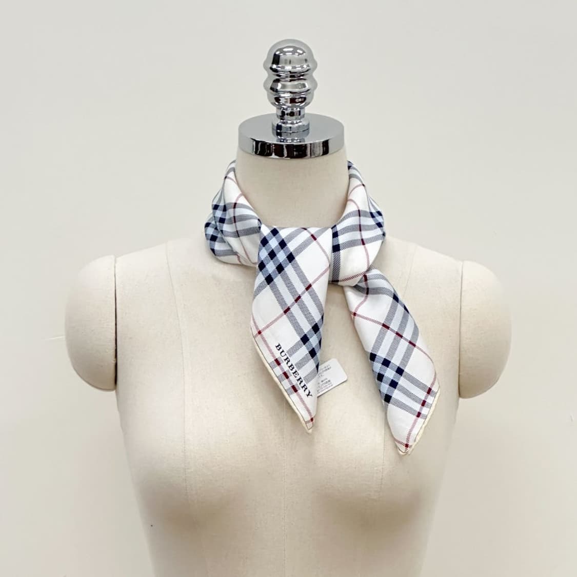 (새상품) burberry /버버리 실크혼방 쁘띠스카프 상품이미지9