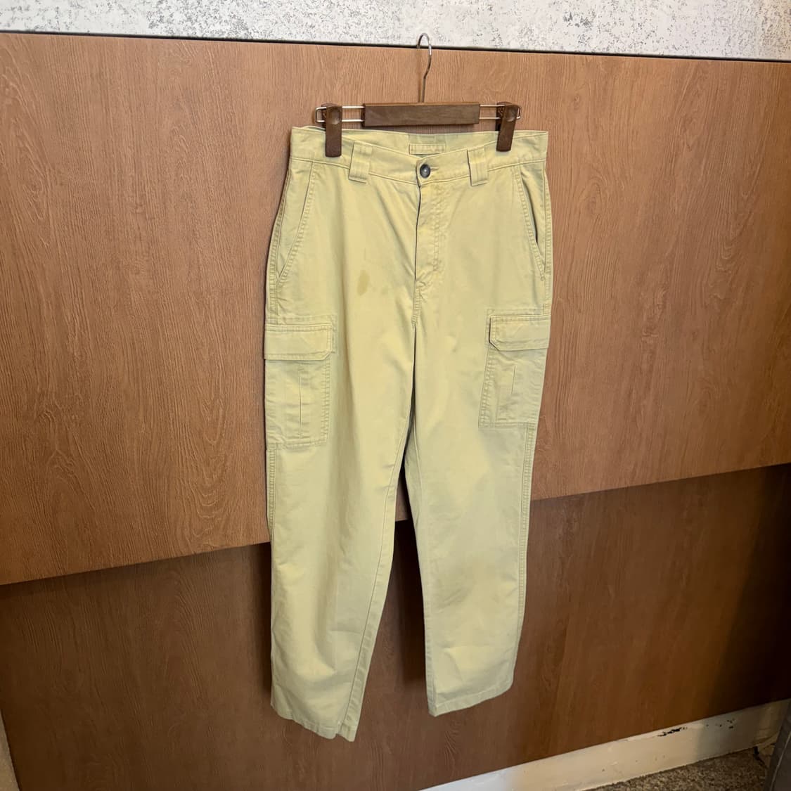 엘엘빈 코튼 카고 팬츠 사이드 플랩 포켓 디테일 옐로우 베이지 상품이미지3