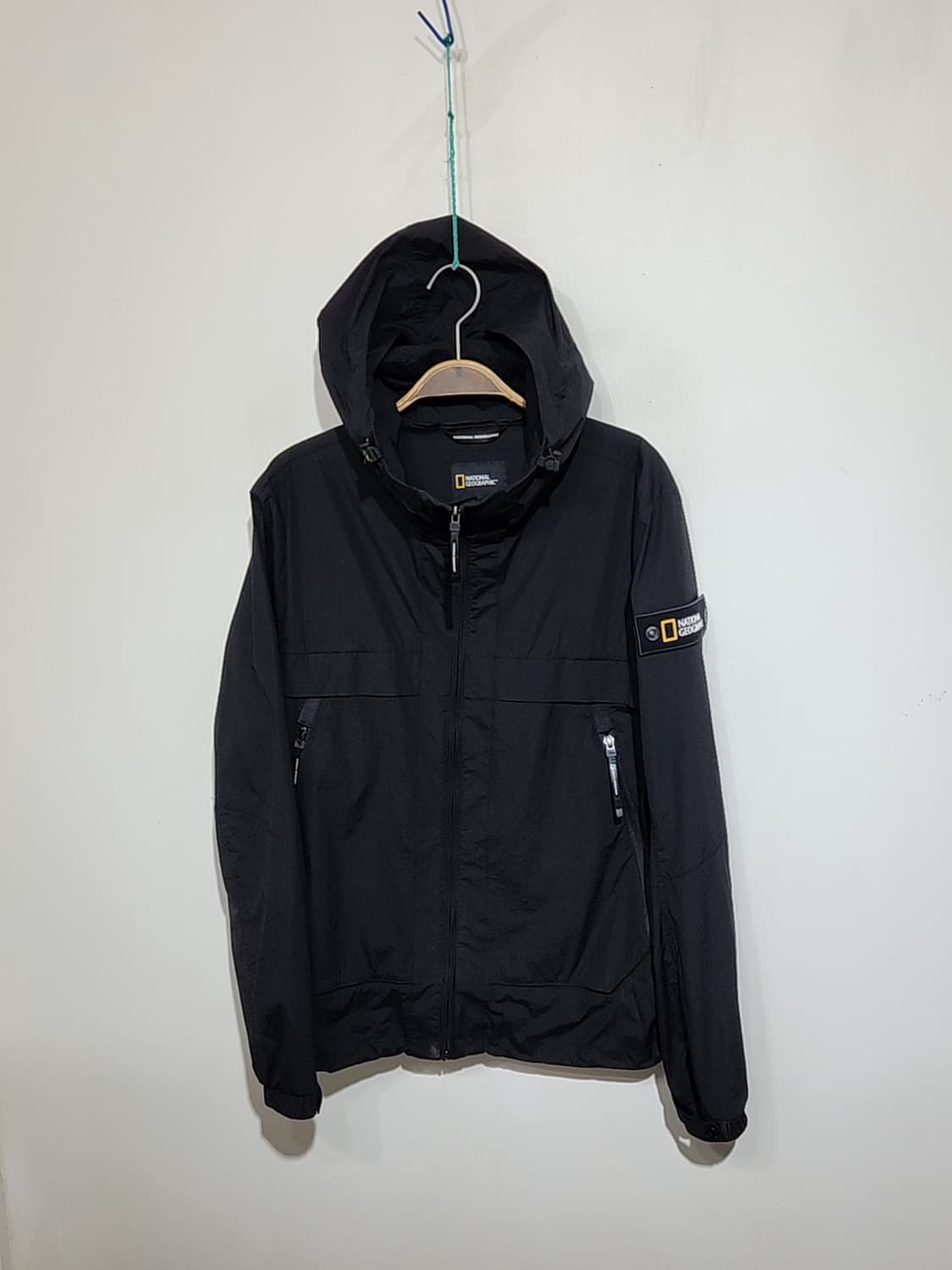 (M) 내셔널지오그래픽 바람막이 점퍼 블랙 와펜 후드자켓  상품이미지1