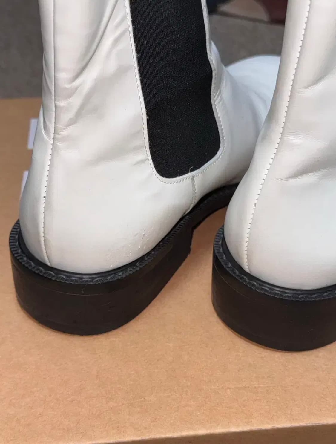 로맨틱무브 스퀘어토 첼시 부츠 화이트 색상 245 사이즈 상품이미지6