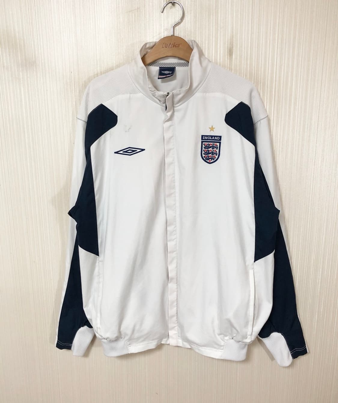 엄브로 06-08 잉글랜드축구국대 우븐트레이닝자켓 L(해외) 상품이미지1
