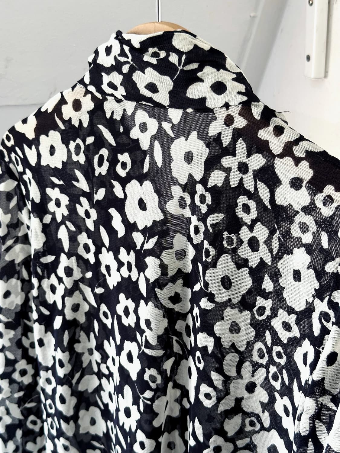 Silky fabric design wide collar blouse s 상품이미지6