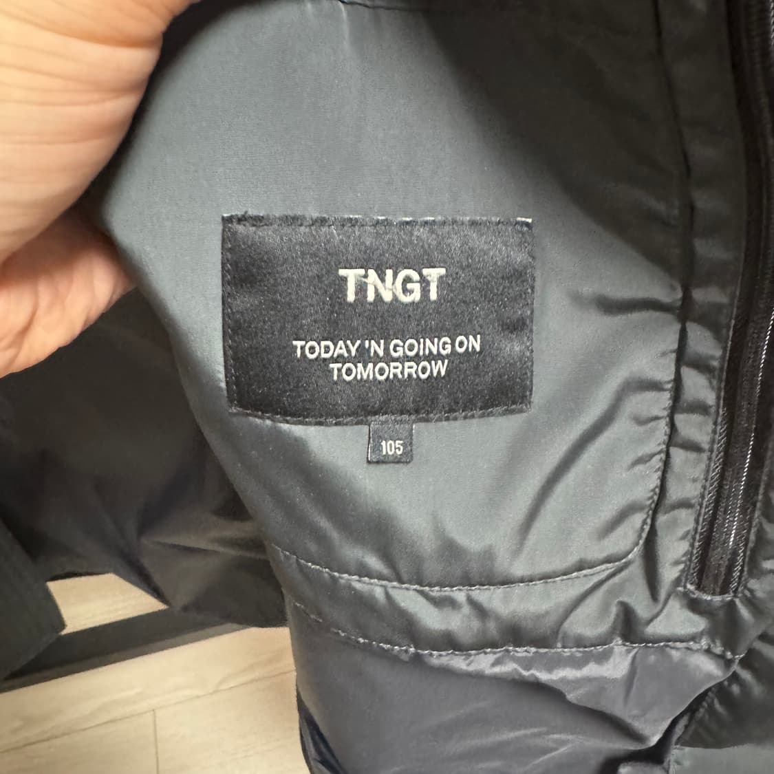 (105) TNGT 구스 롱패딩 차콜 상품이미지3