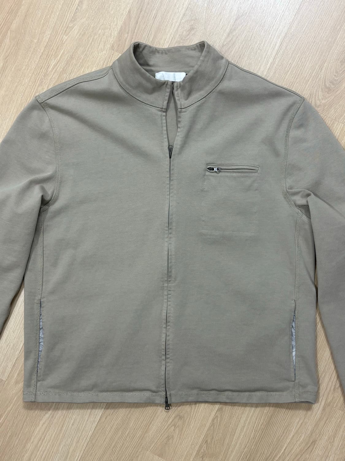 아모멘토 집업 상품이미지1