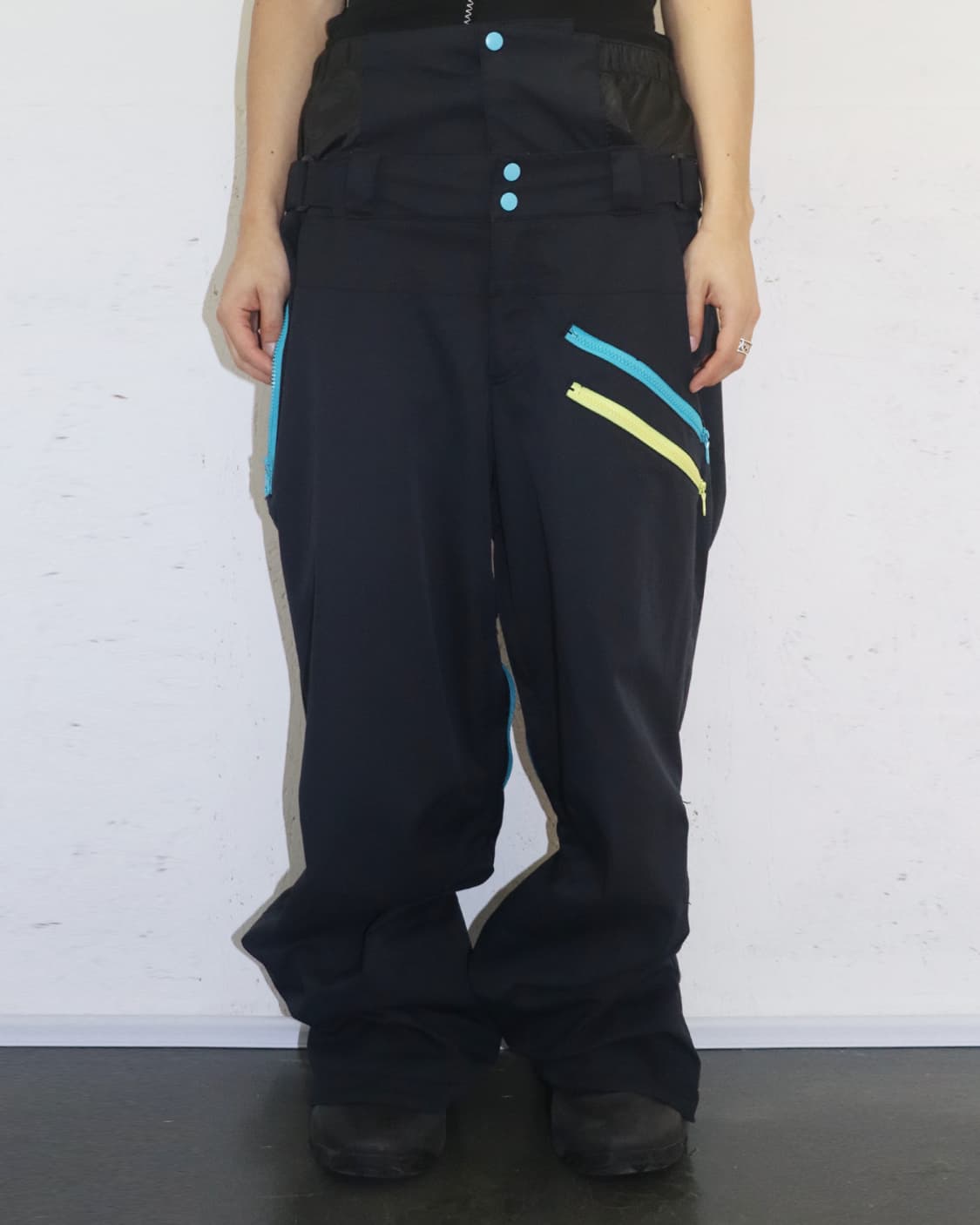 솔리드 리퀴드 더블 웨이스트 유틸리티 나일론 팬츠 상품이미지1