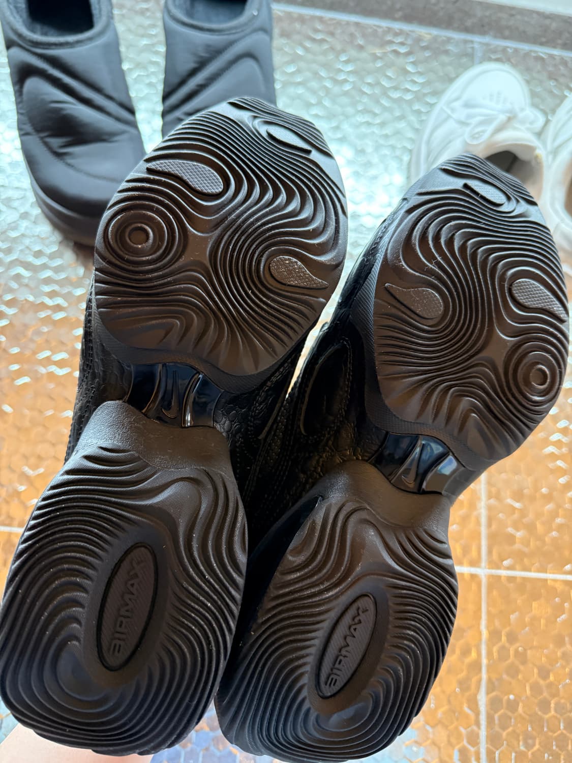 나이키 에어맥스 뮤즈 SE 블랙 상품이미지3