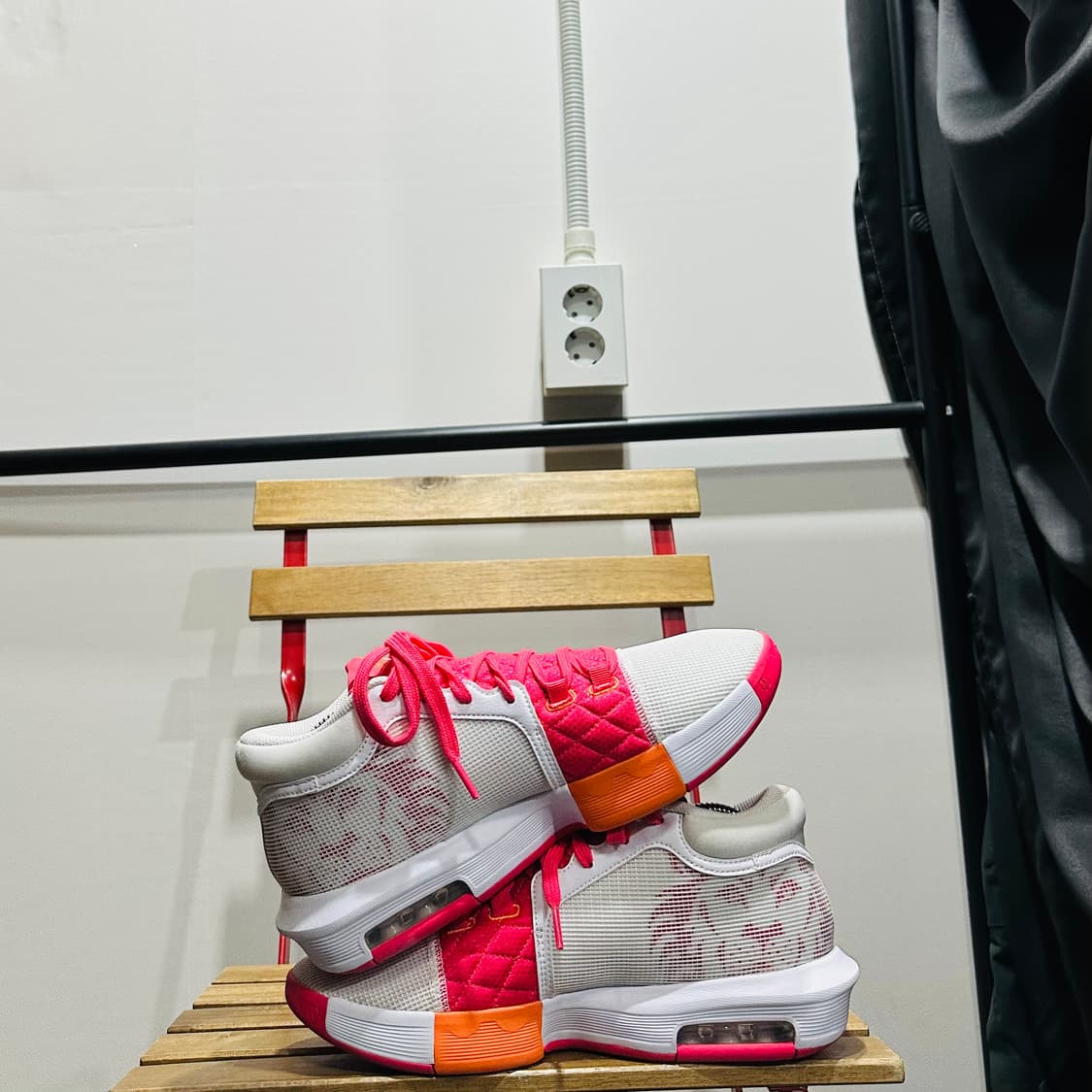 270) 나이키 농구화 남성 남자 르브론 위트니스 8 '던킨 도넛 상품이미지7