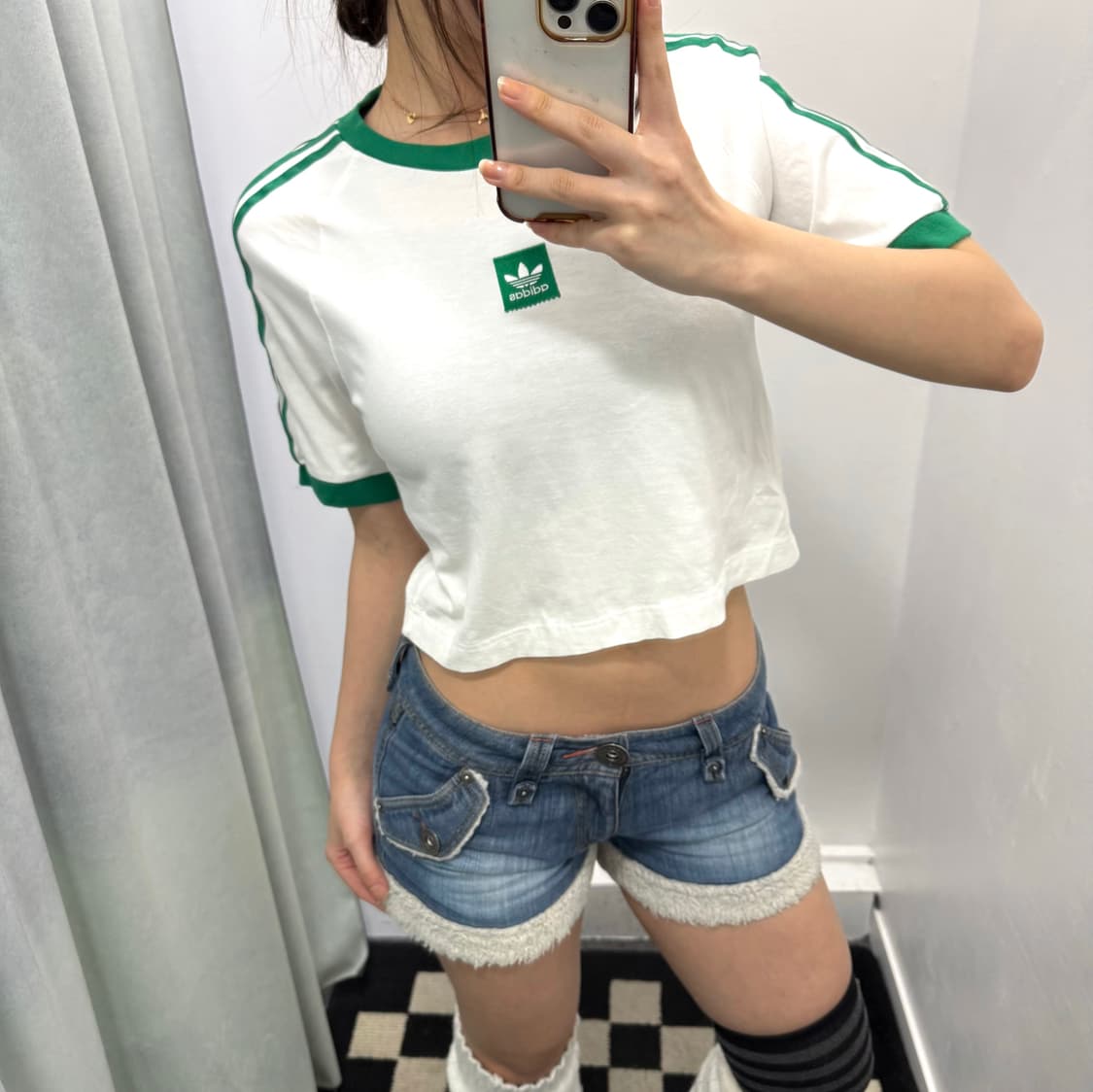 아디다스 화이트 그린 크롭 반팔 티셔츠 상품이미지1