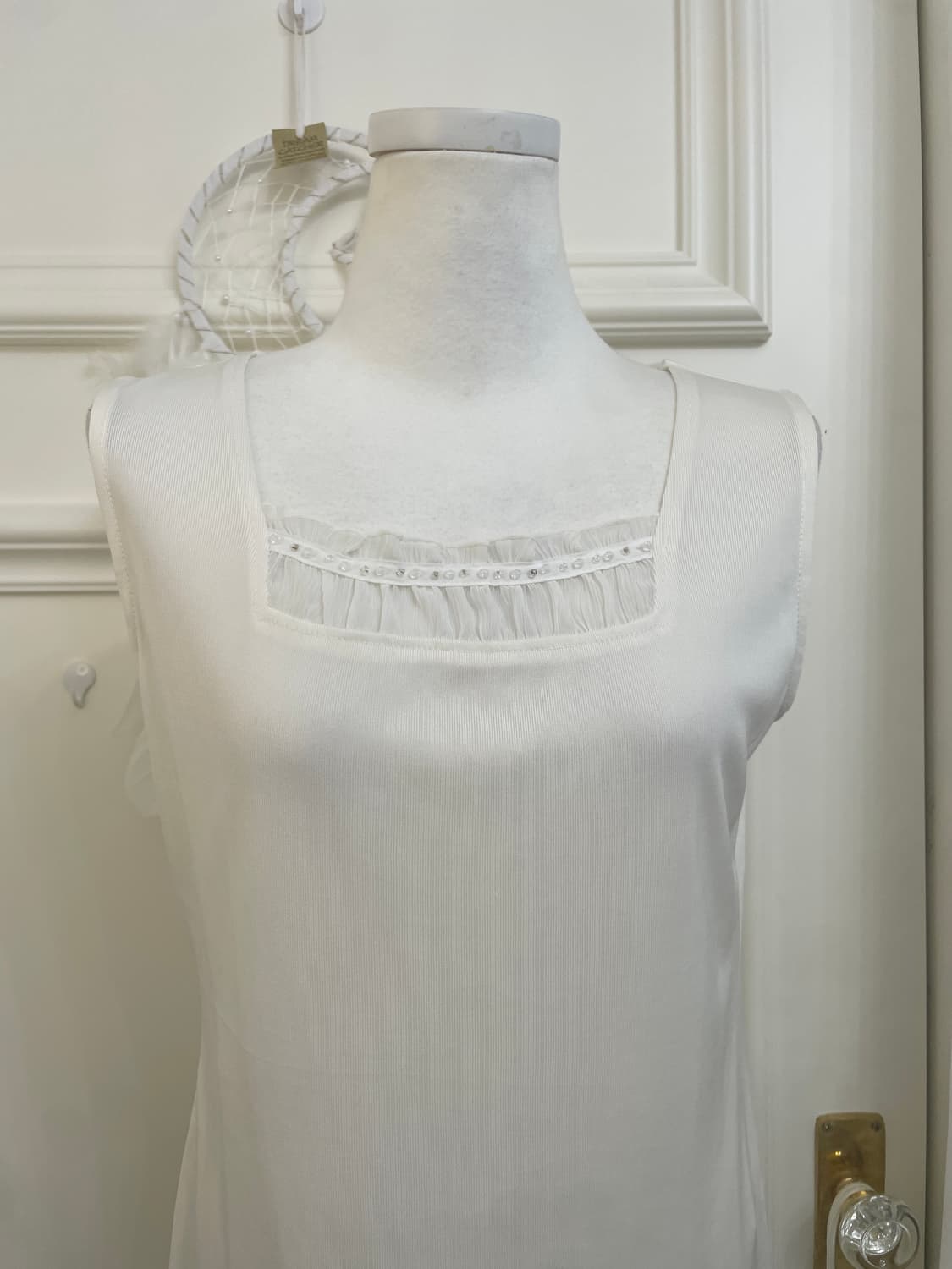 white ruffle point sleeveless&soft basic 상품이미지10