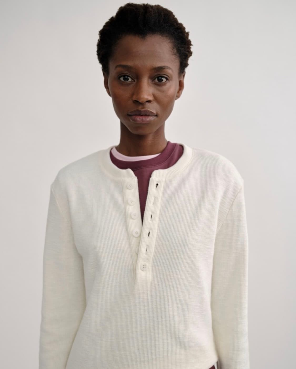 컬러컬러 /button henley neck(ivory) 상품이미지1