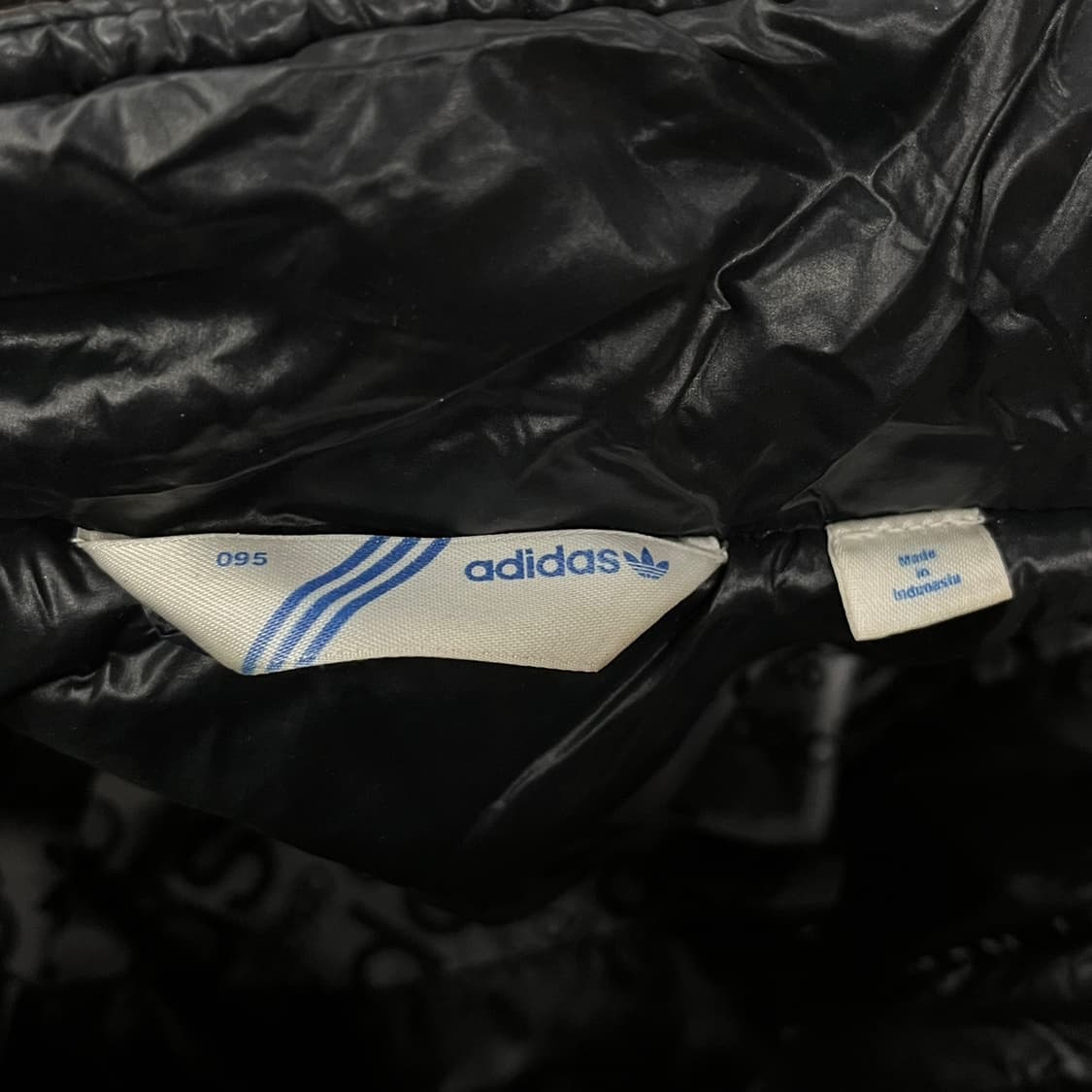 아디다스 블랙 실버 퀄팅 경량 숏패딩 95 상품이미지5