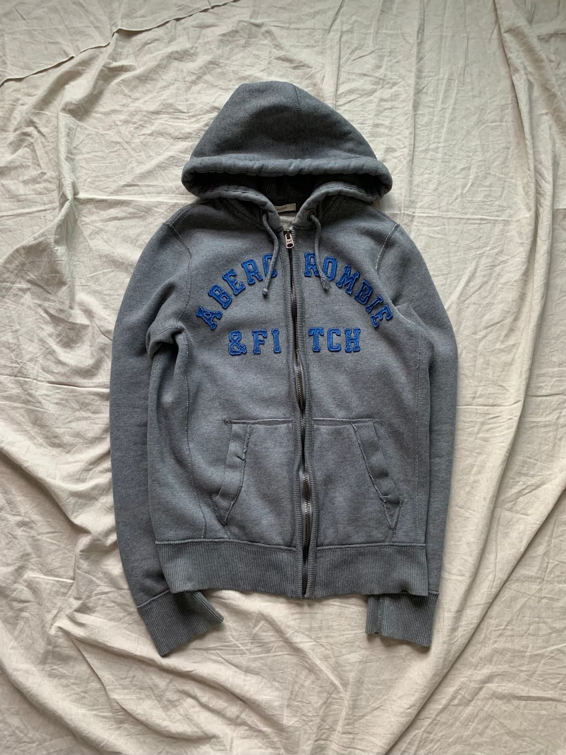아베크롬비 자수 로고 차콜 후드집업 상품이미지5
