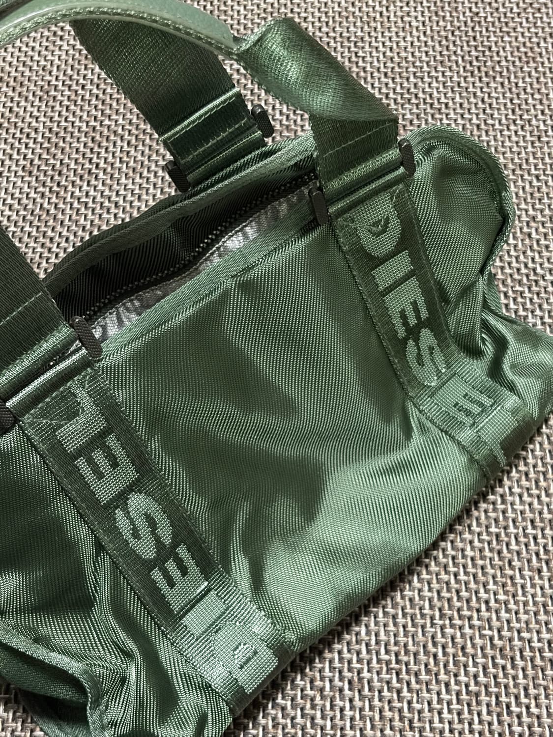 디젤 y2k 카키토트백 상품이미지5